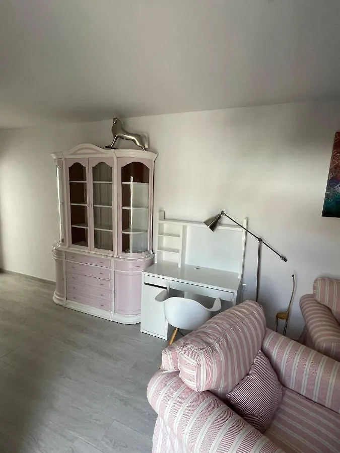 House Maruja Includes 2 Complet Apartments With Wifi & Jacuzzi Cutar