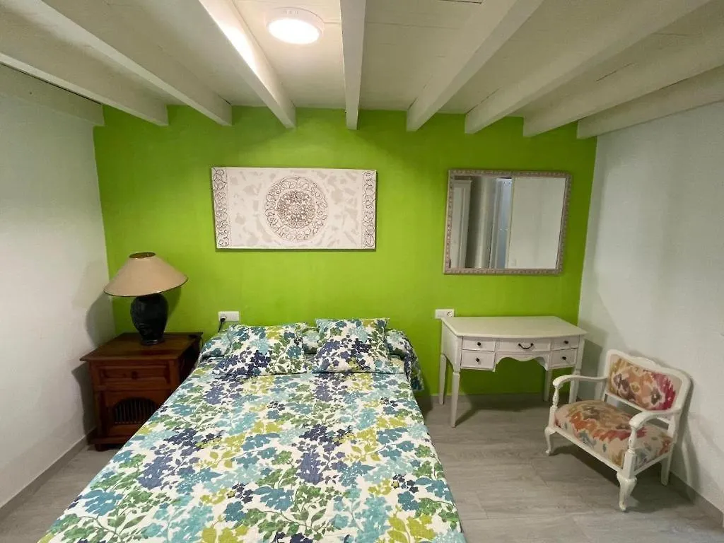 House Maruja Includes 2 Complet Apartments With Wifi & Jacuzzi Cutar 0*,