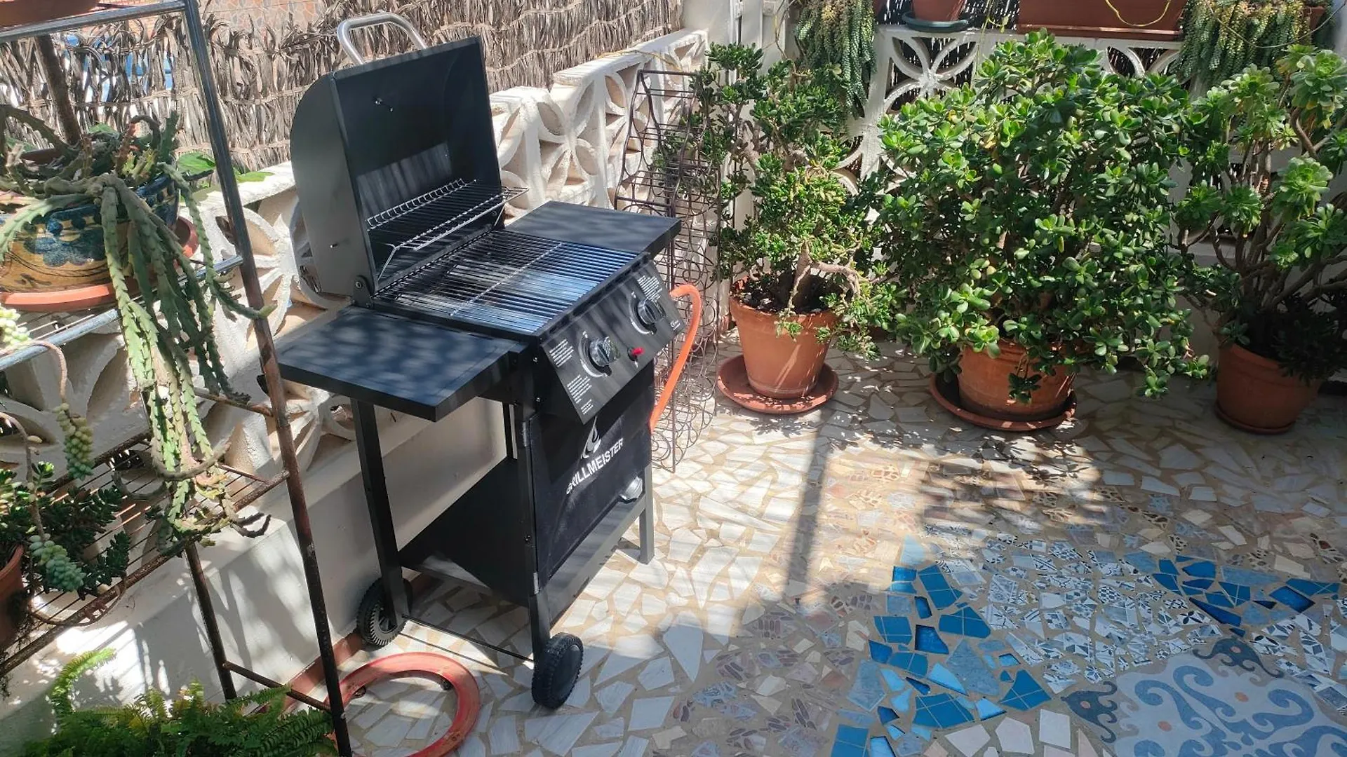 House Maruja Includes 2 Complet Apartments With Wifi & Jacuzzi Cutar Holiday home